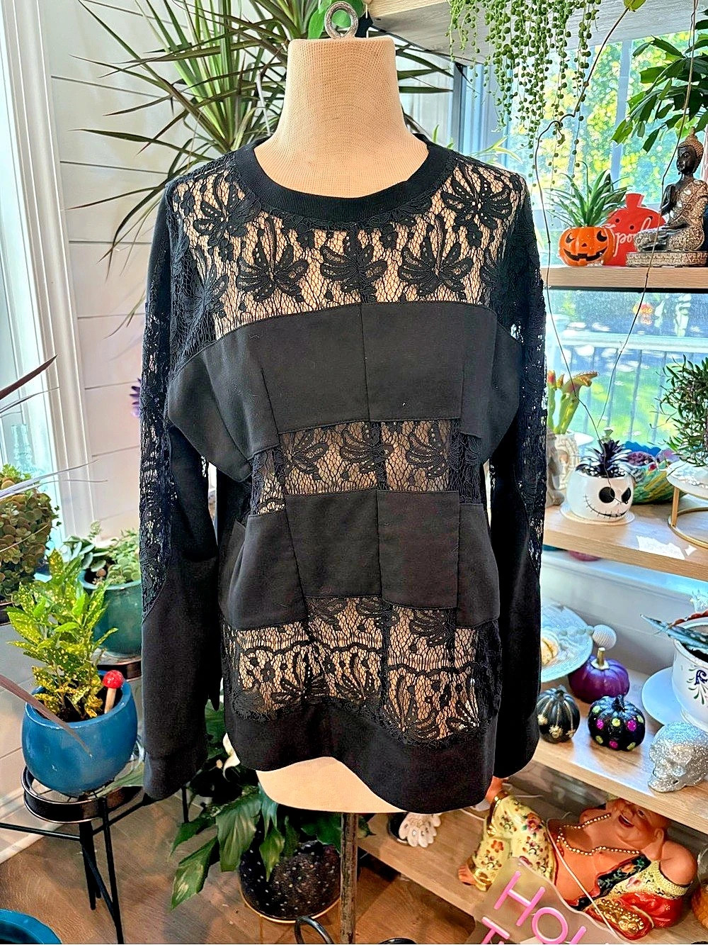 Gracia Black Lace Tunic Size Large Like New